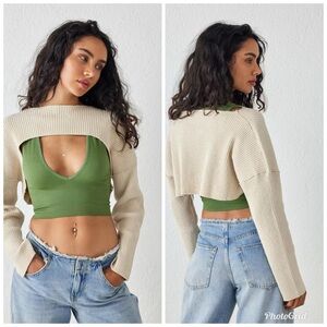 Urban Outfitters NWT, never worn, ribbed knit shrug sweater in cream size small